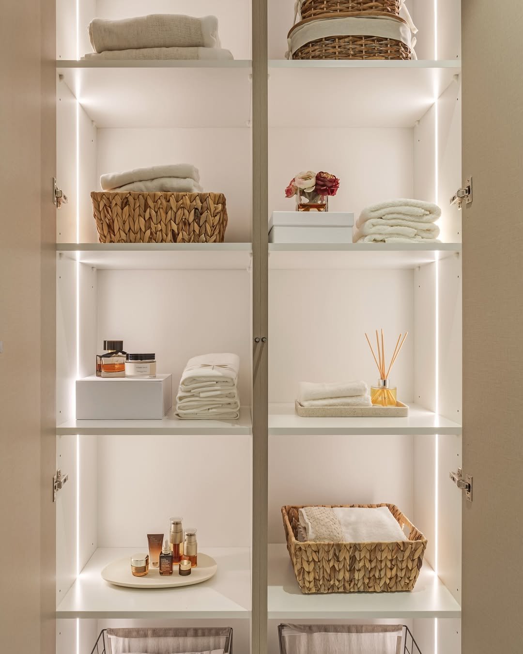 Enhance the Overall Aesthetic Appeal in Bathroom Towels Style