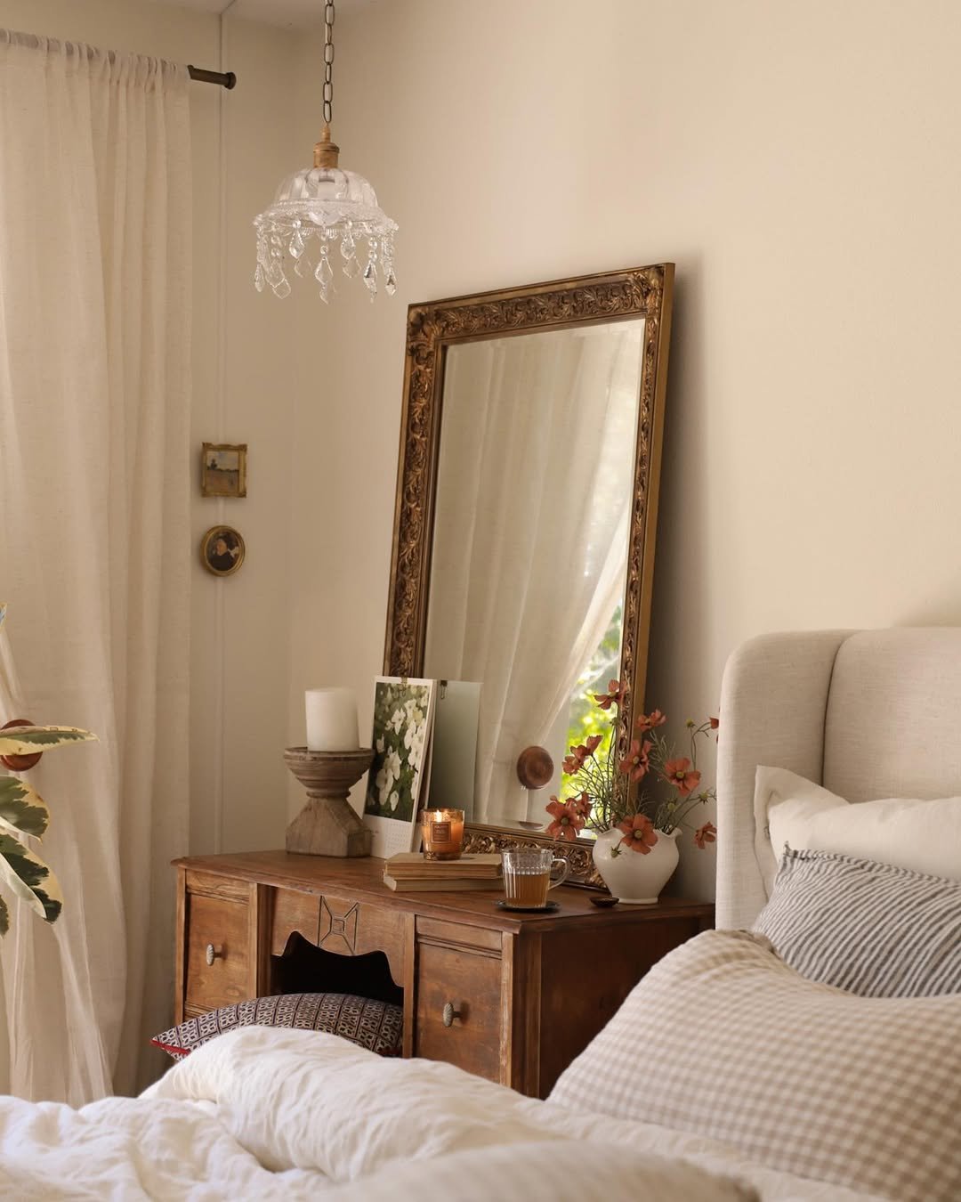 Vanity in small bedroom
