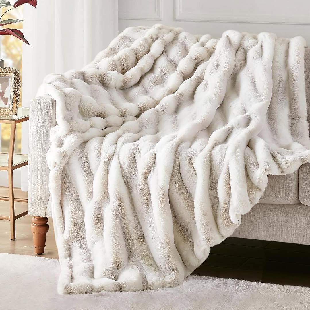 Luxurious Throw Blankets