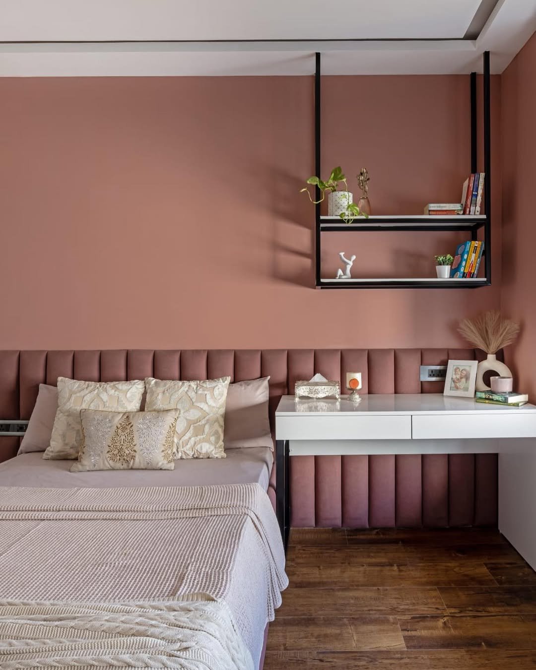 Pink and Gray Color Scheme
