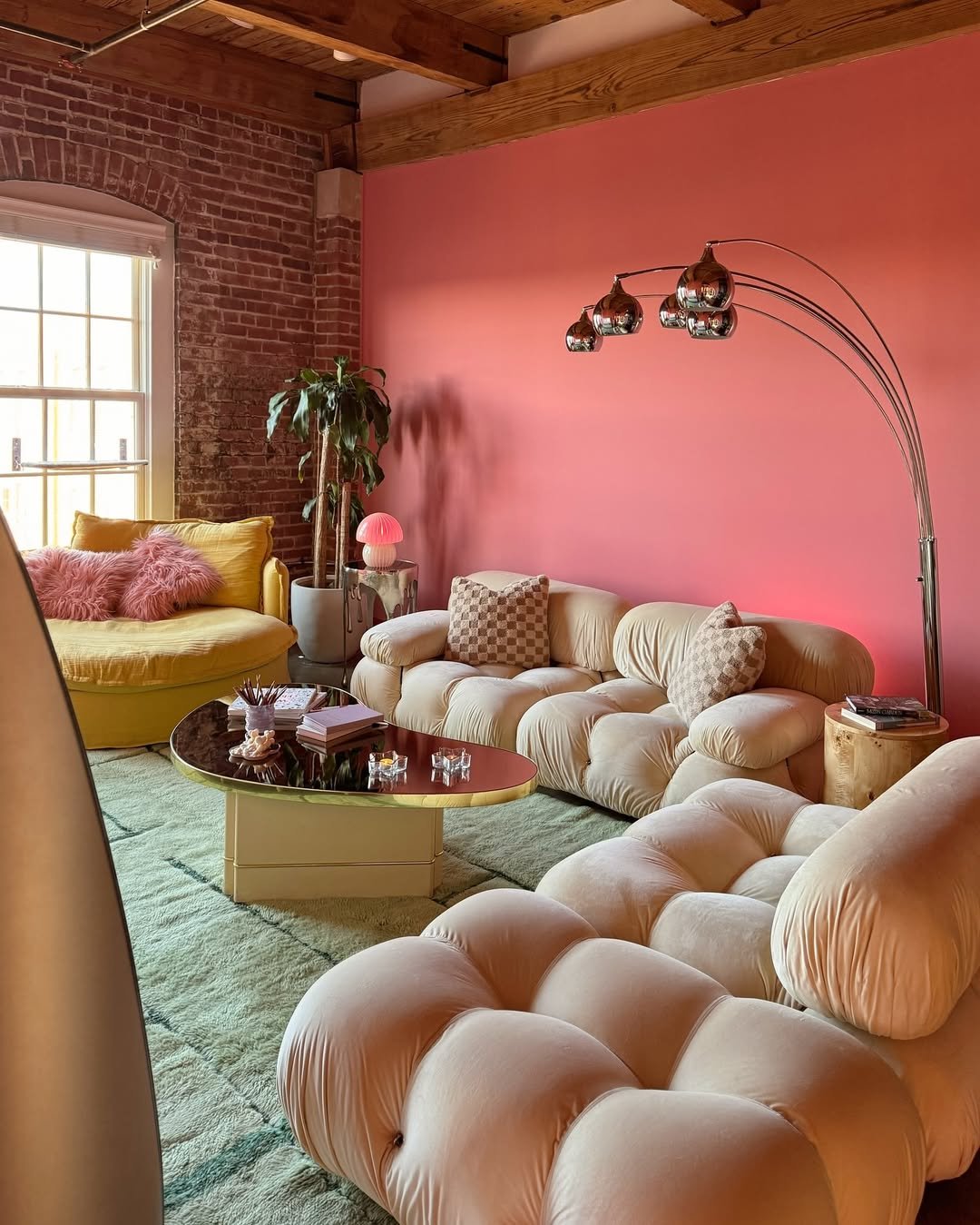 Cute & Chic Girly Apartment Decor Ideas