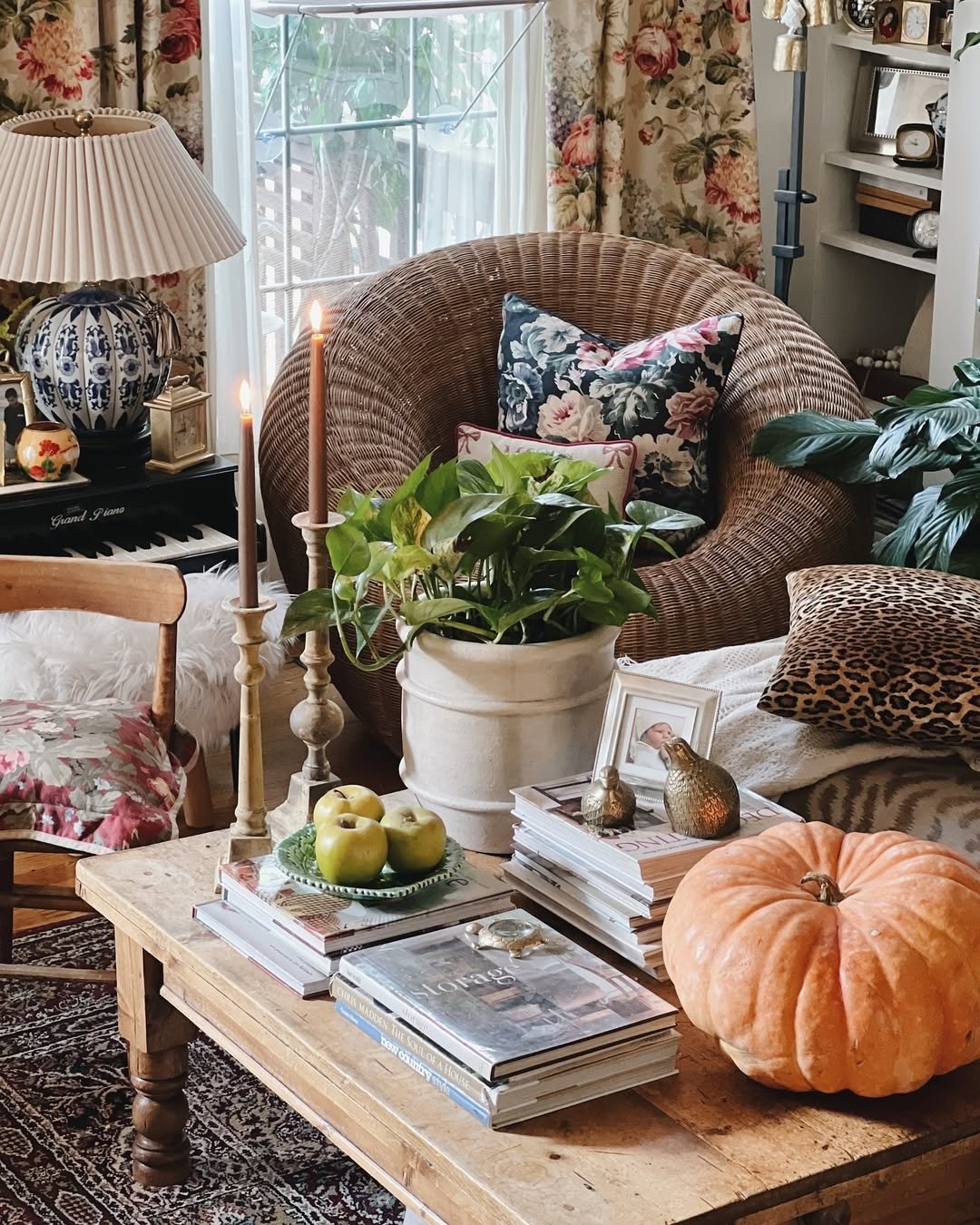 Pumpkin Paradise Living Room