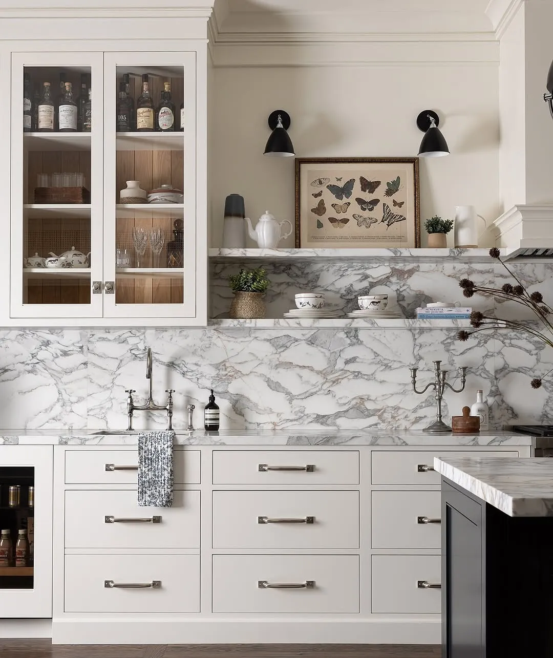 Strategic Storage to Decorate Your Kitchen Counters
