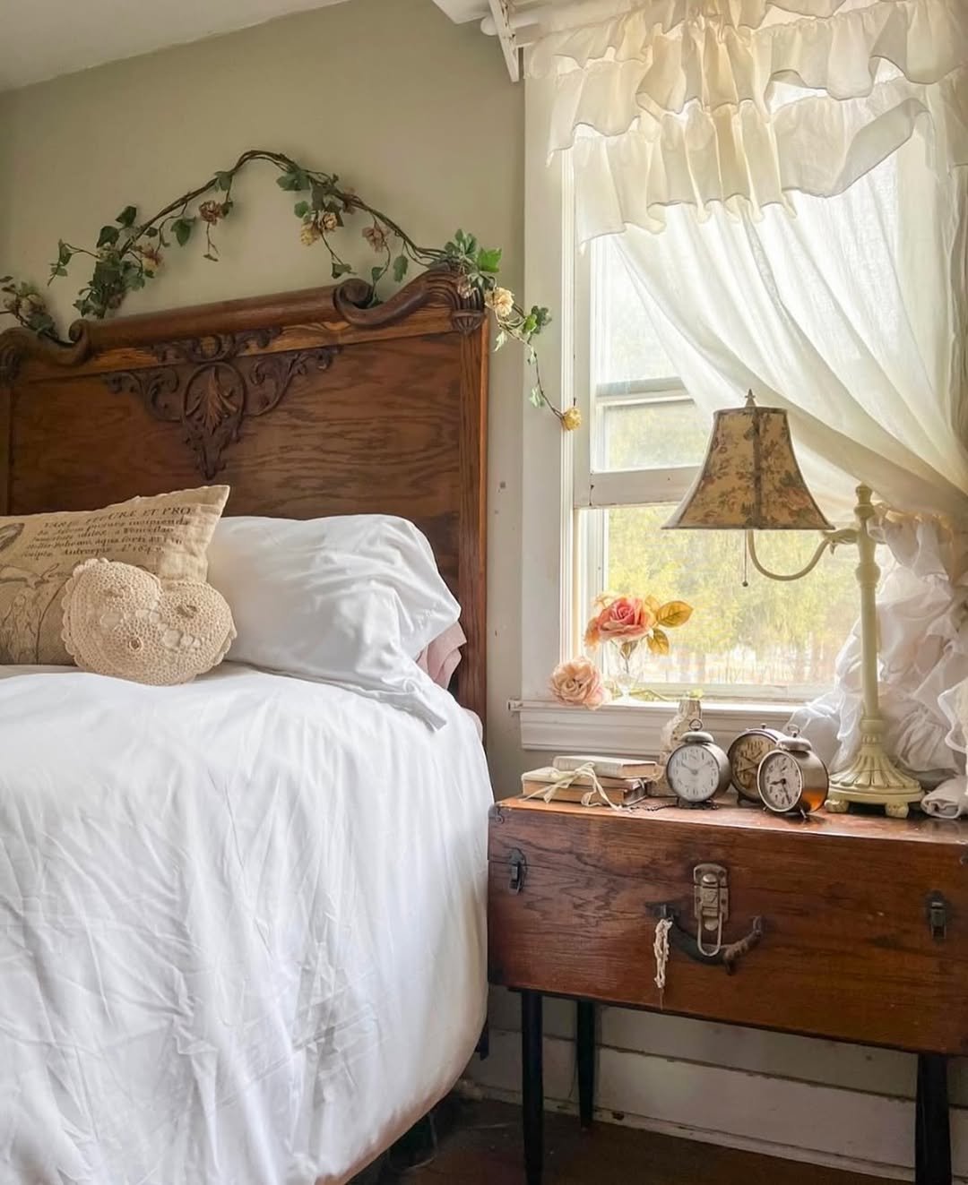 Vintage Finds for Bedroom Renovation