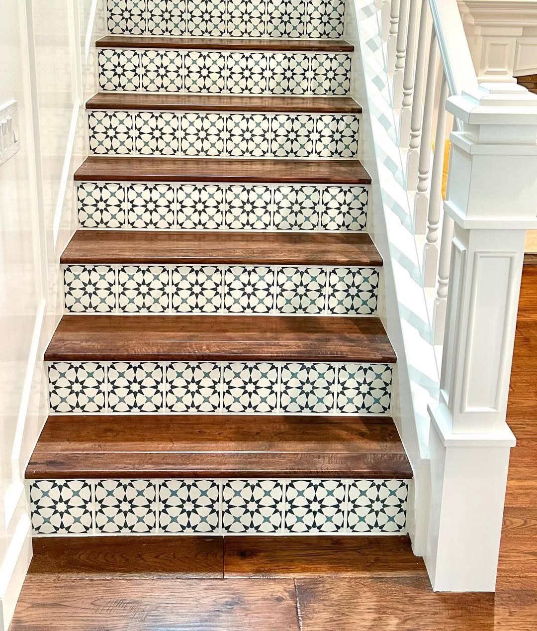 small pattern on stair risers