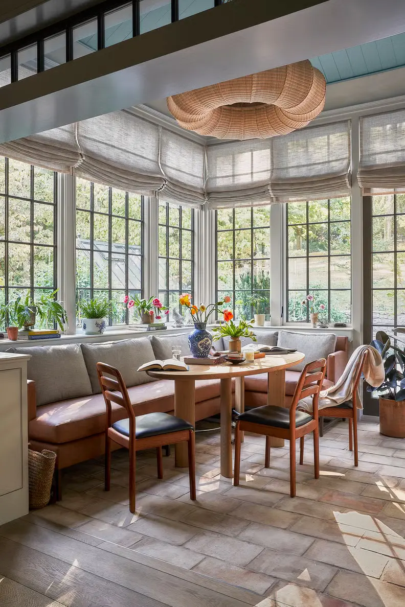 Blend the Indoors and Outdoors Dining Area Ideas