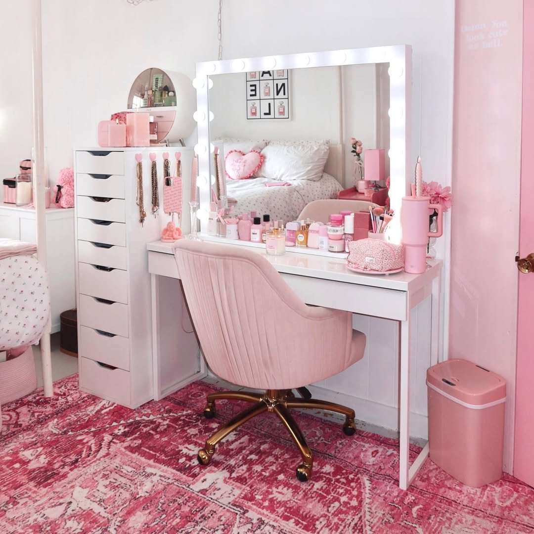 Vanity Corner Goals for Girly Apartment