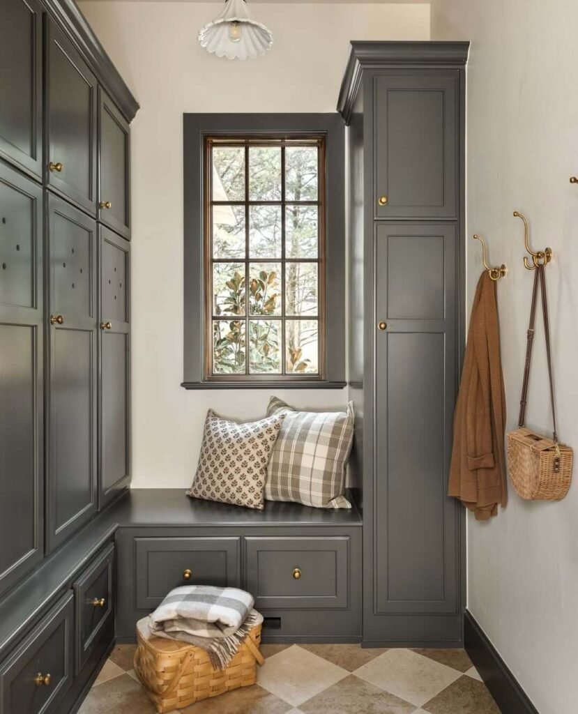 Large Utility Room Ideas