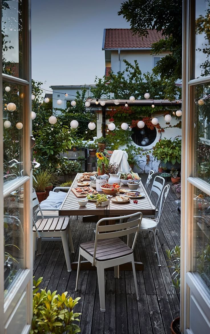 Outdoor Dining Table Decor Candlelit Evening Gatherings