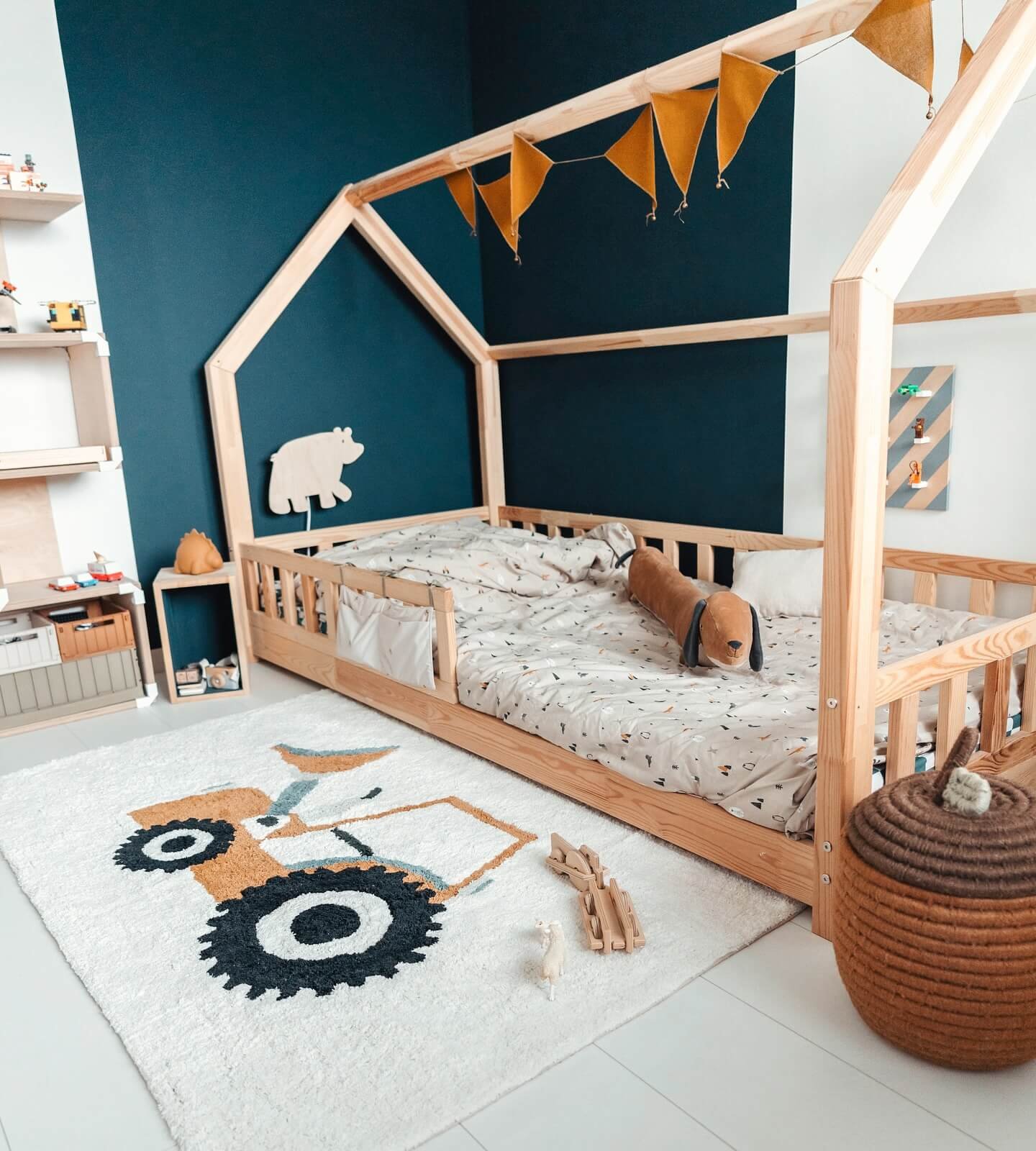 Kids’ Room Organization esign Around the Bed for Built-In Functionality