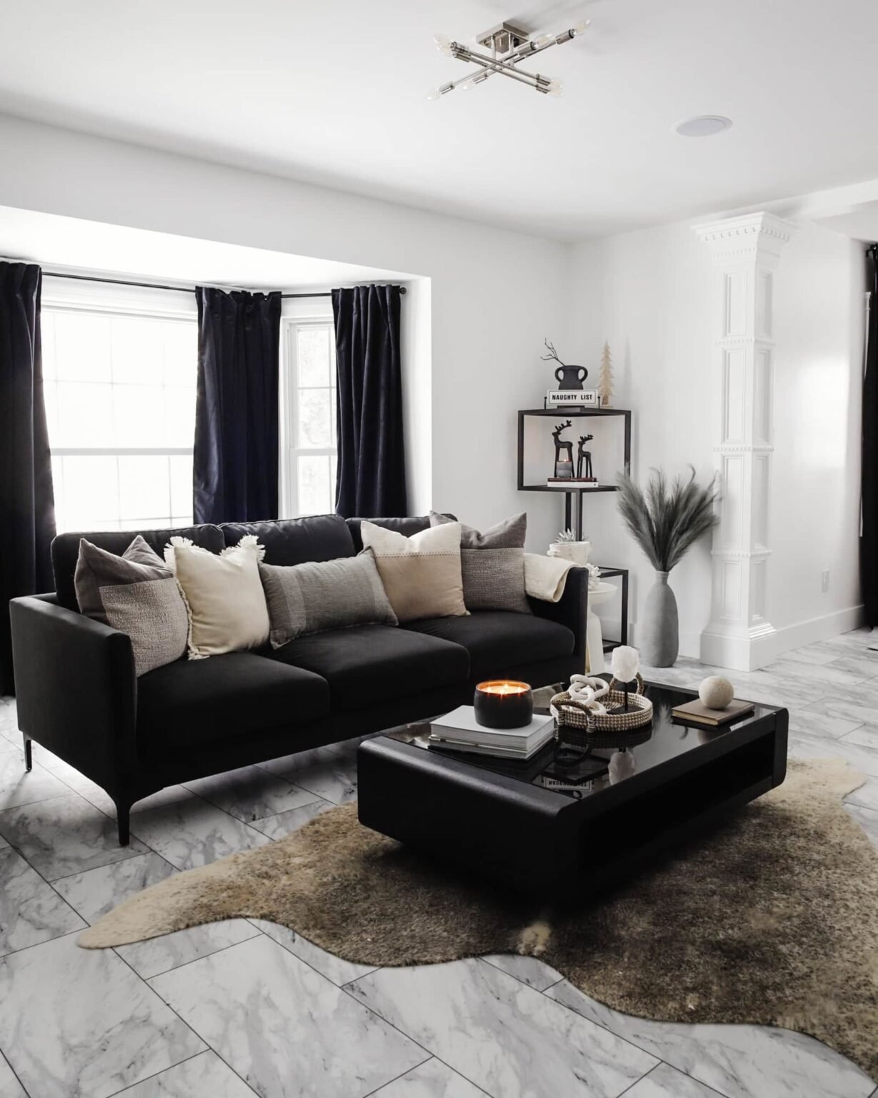 20+ Black Leather Sofa Living Room Decor Ideas That Will Wow Your ...