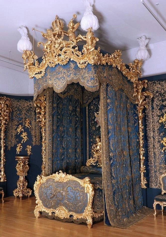 Canopy Dreams Royal Luxury Bedroom Design