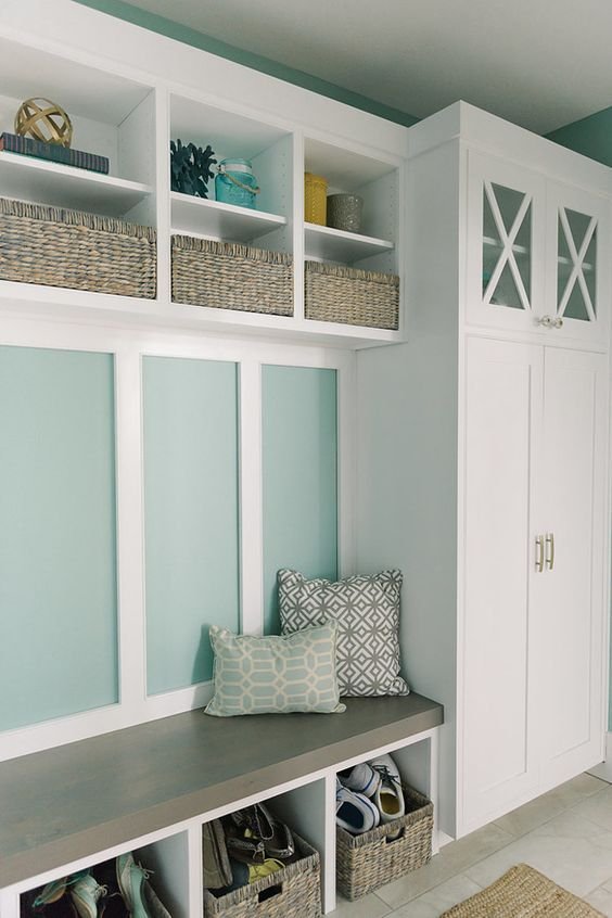 The Ultimate Guide to Stunning Entryway and Mud Room Ideas - Contemporary Style