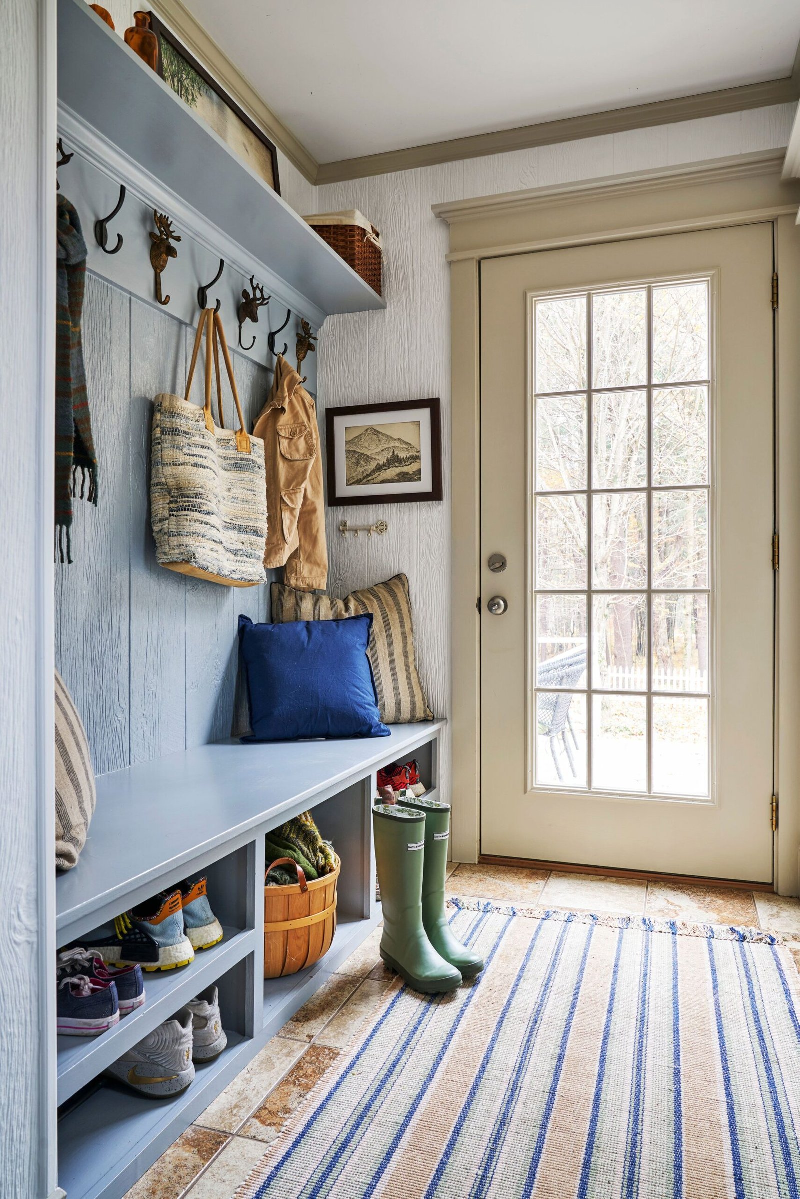 The Ultimate Guide to Stunning Entryway and Mud Room Ideas - Inviting Warmth