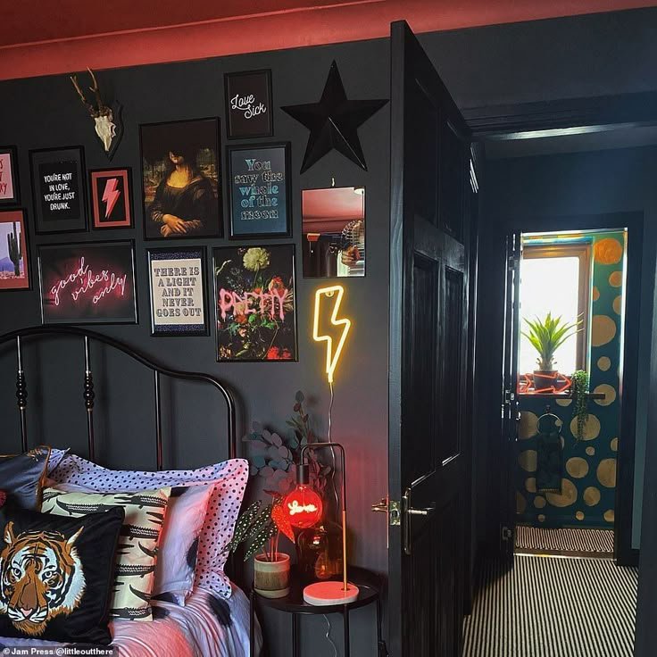 Moody Maximalist Bedroom Inspirations Artistic Expression