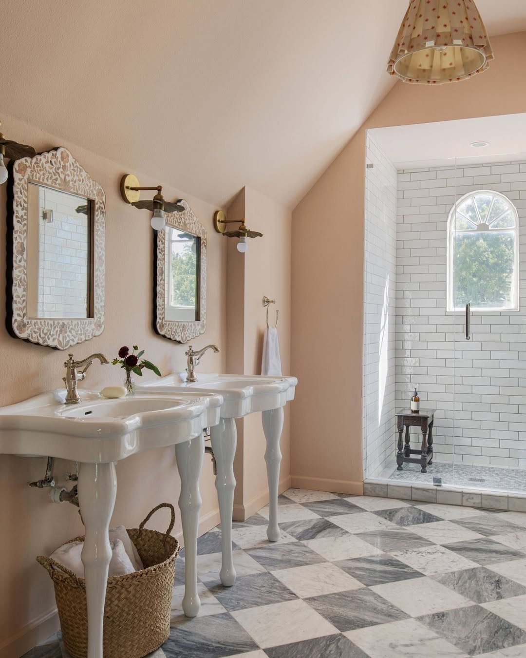 Classic Pedestal Sink for Parisian Bathroom