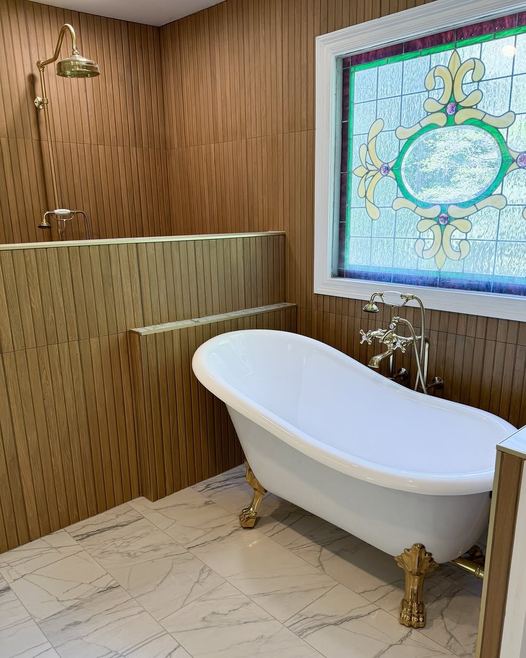 Clawfoot Soaking Tub for Parisian Bathroom
