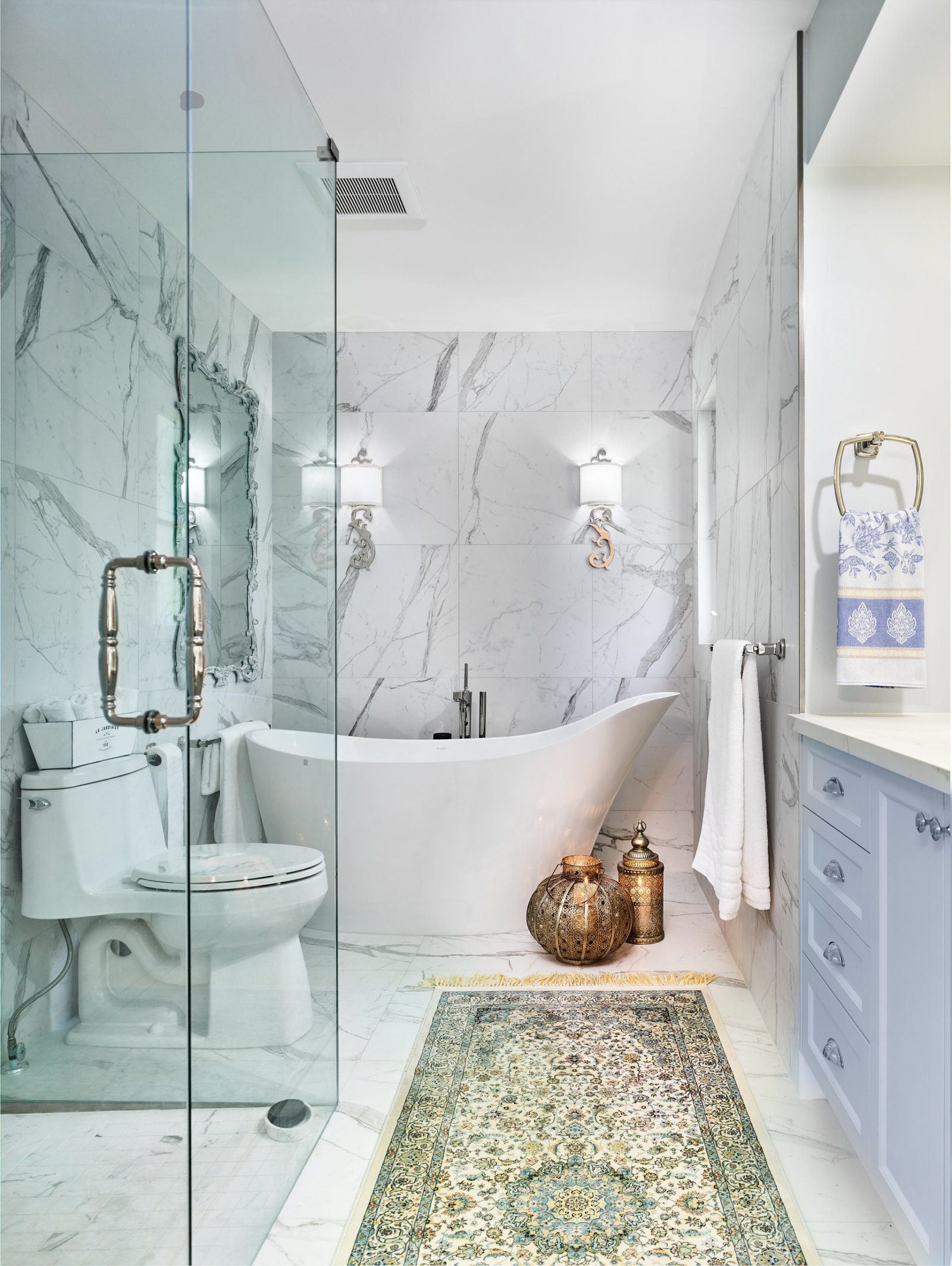 Pastel Accents for French Farmhouse Bathroom
