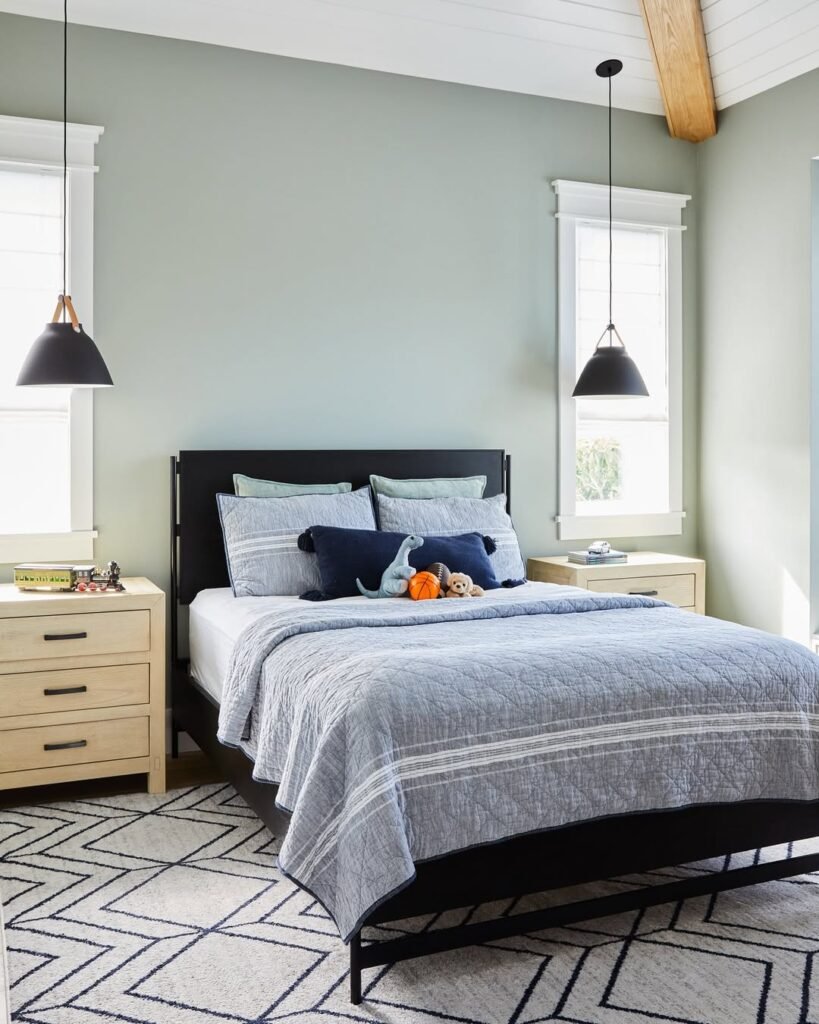 Soft, Neutral Walls Moody Coastal Bedroom Trend