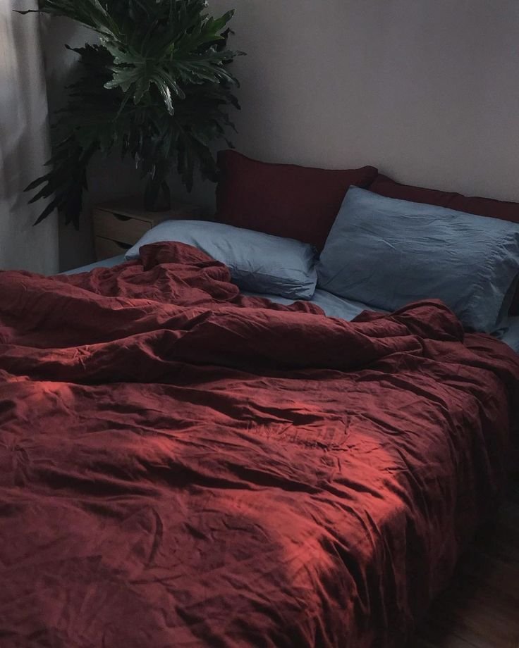 Moody Red Bedroom Cozy Nooks