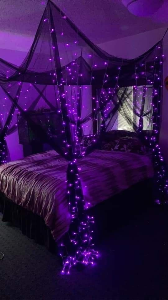 Moody Teen Girl Bedroom Eclectic Gallery Wall