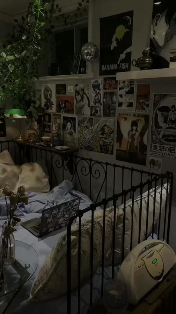 Dim Lighting in Dark Academia Aesthetic Bedroom