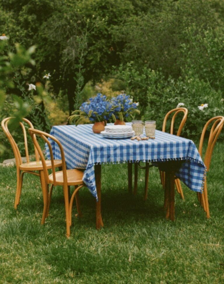 Dinner Table Décor Ideas