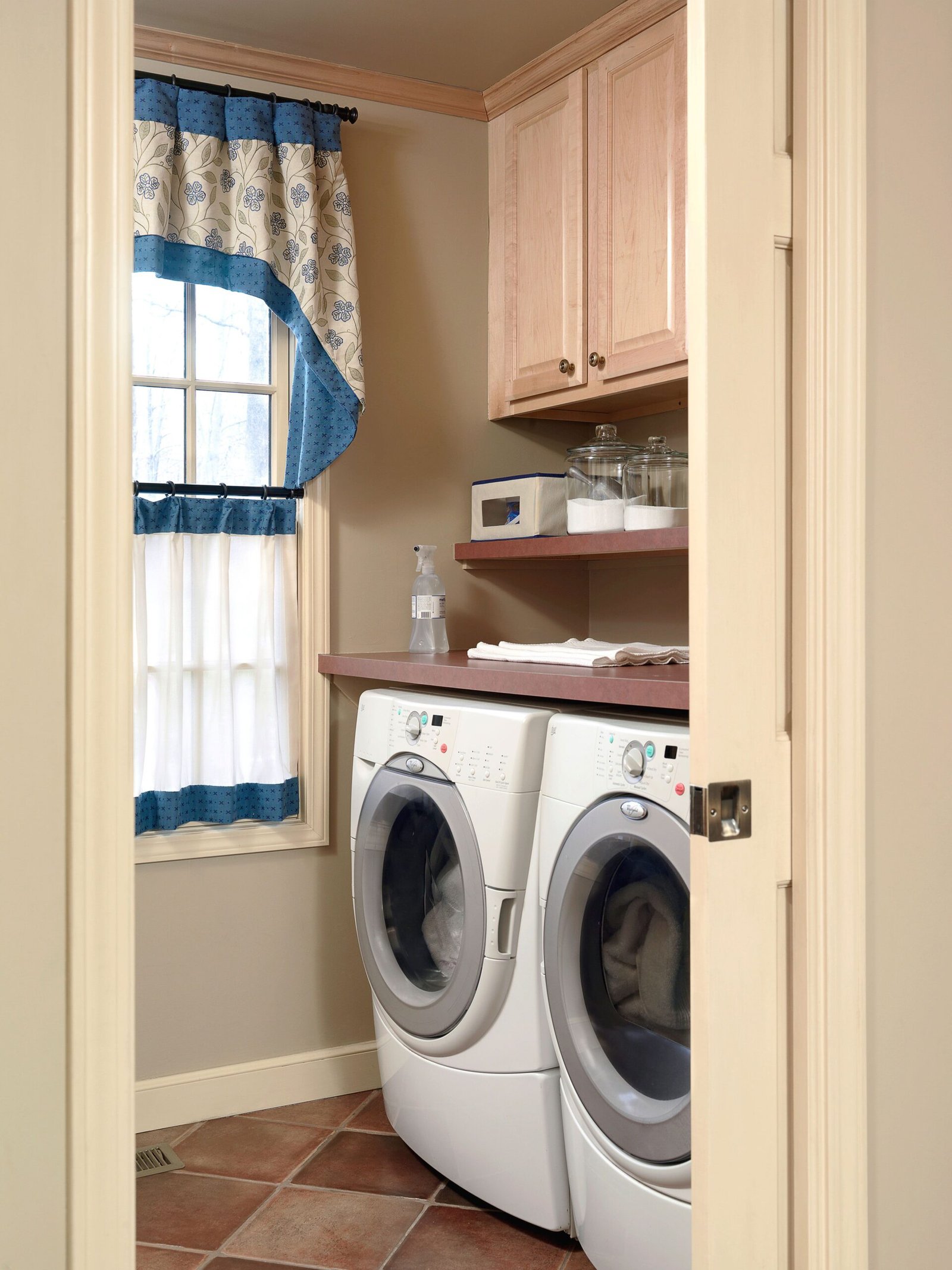 Small Laundry Room Layout Ideas